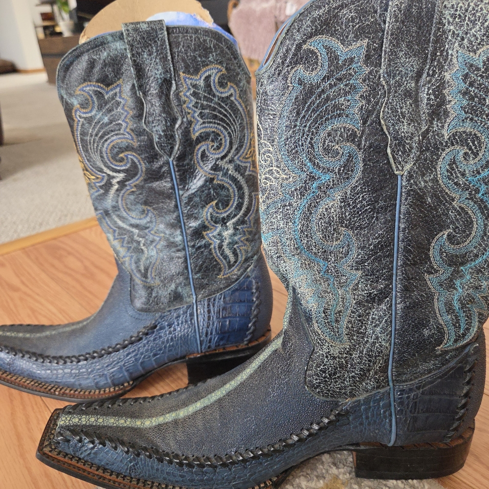 Vintage JAR Blue Embroidered Western Cowboy Boots